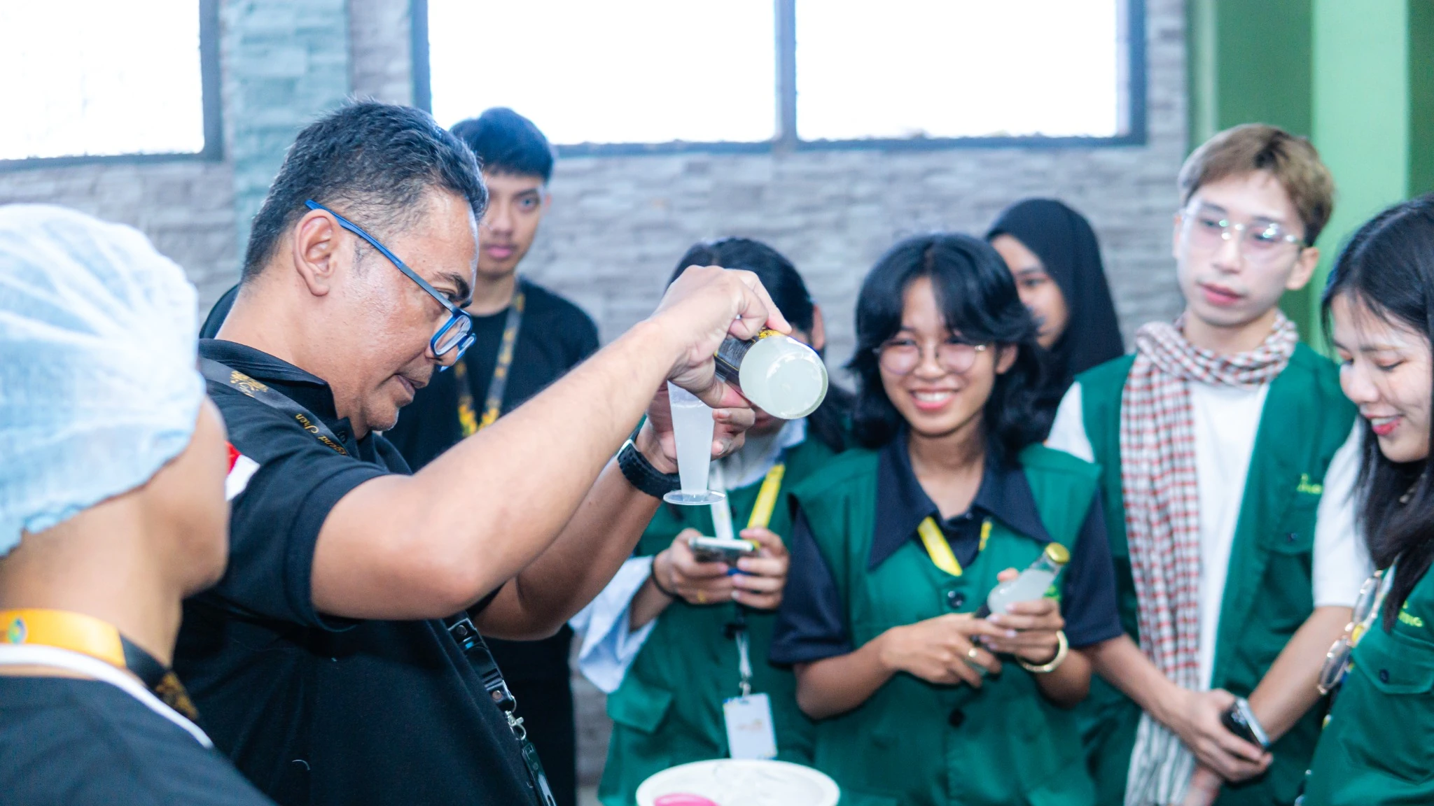Hands-on product demonstration with participants
