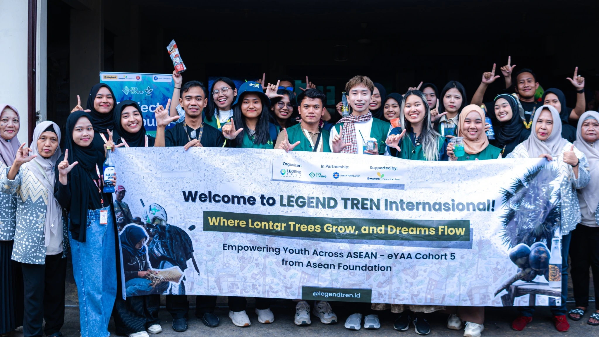 Legend Tren international youth program group photo